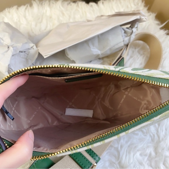 Michael Kors Jet Set Logo 3 in 1 Crossbody Bag - Picture 9 of 10